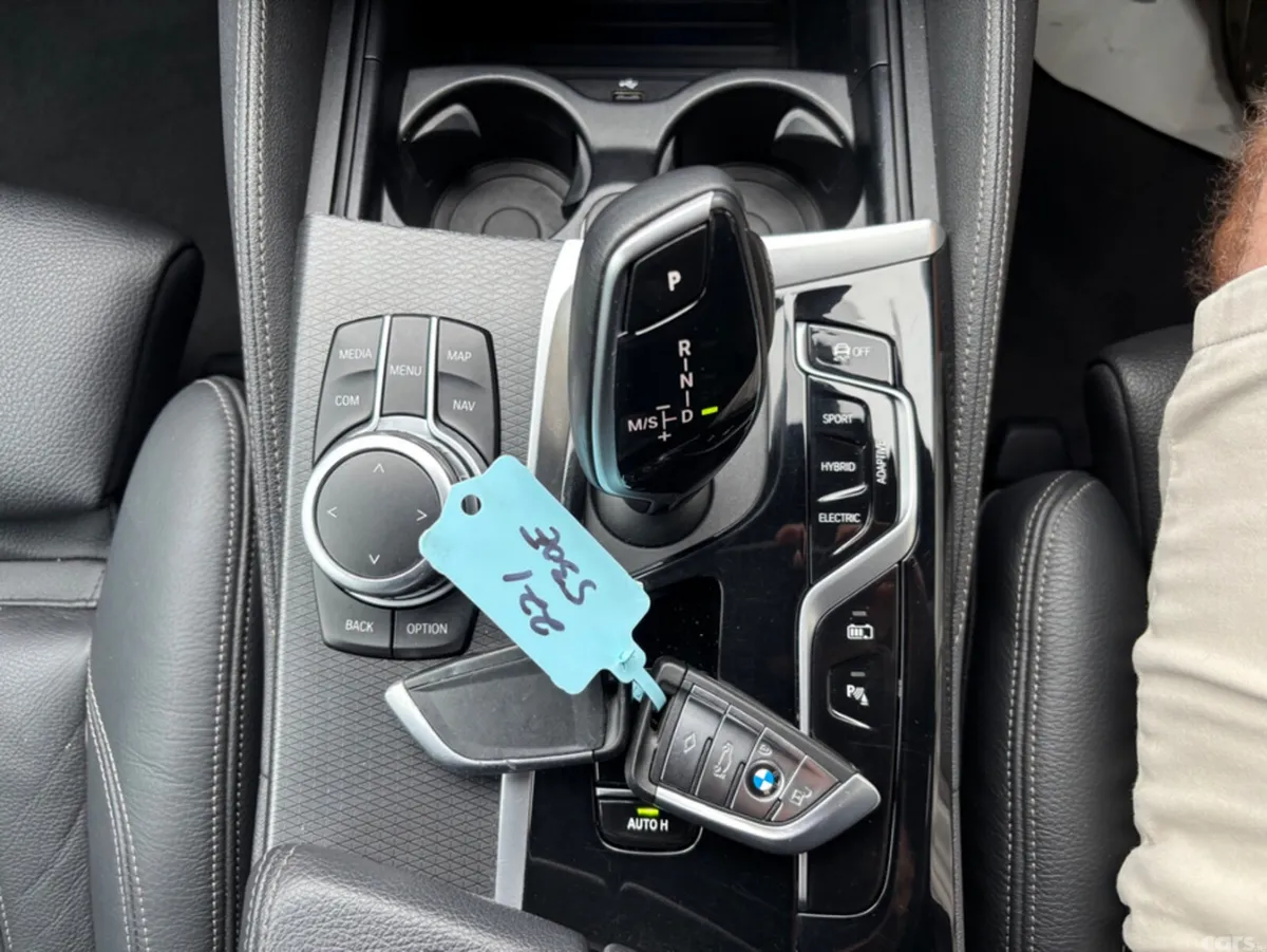 BMW 5-Series Saloon, Petrol Plug-in Hybrid, 2022, Blue
