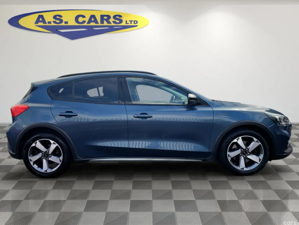Ford Focus Hatchback, Petrol, 2020, Blue