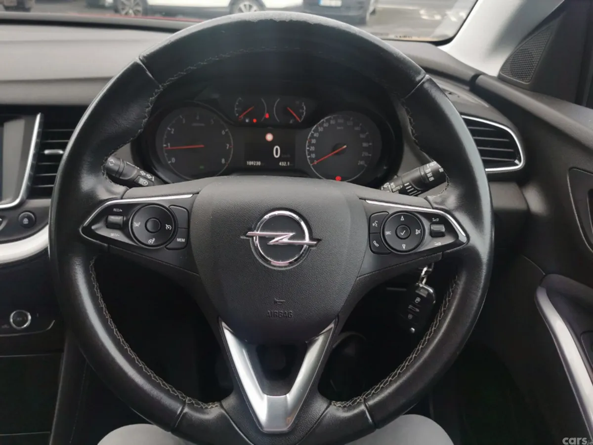 Opel Grandland X MPV, Diesel, 2020, Red