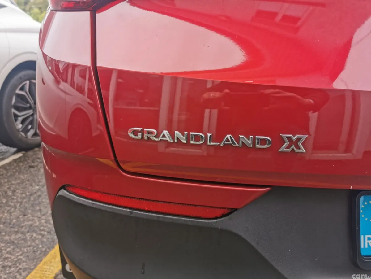 Opel Grandland X MPV, Diesel, 2020, Red
