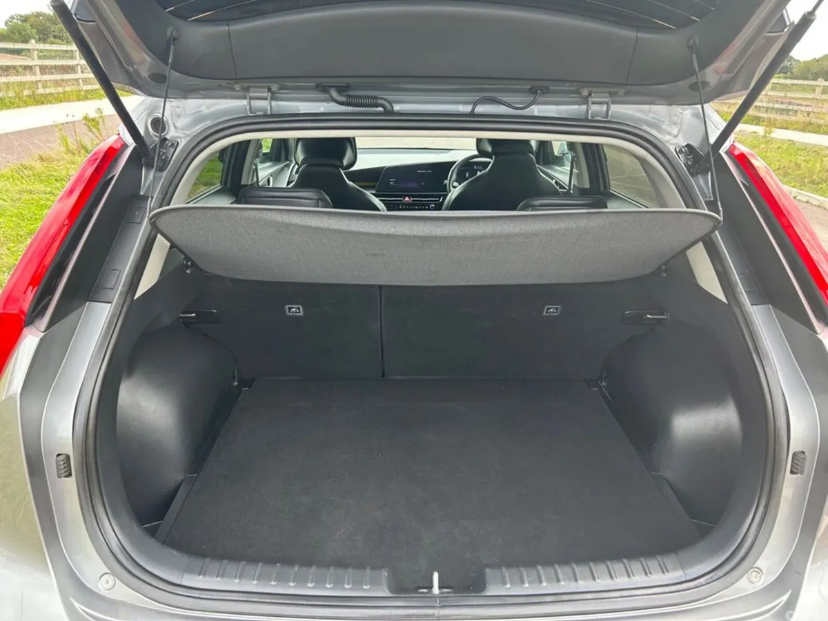 Kia Niro Hatchback, Petrol Hybrid, 2024, Grey
