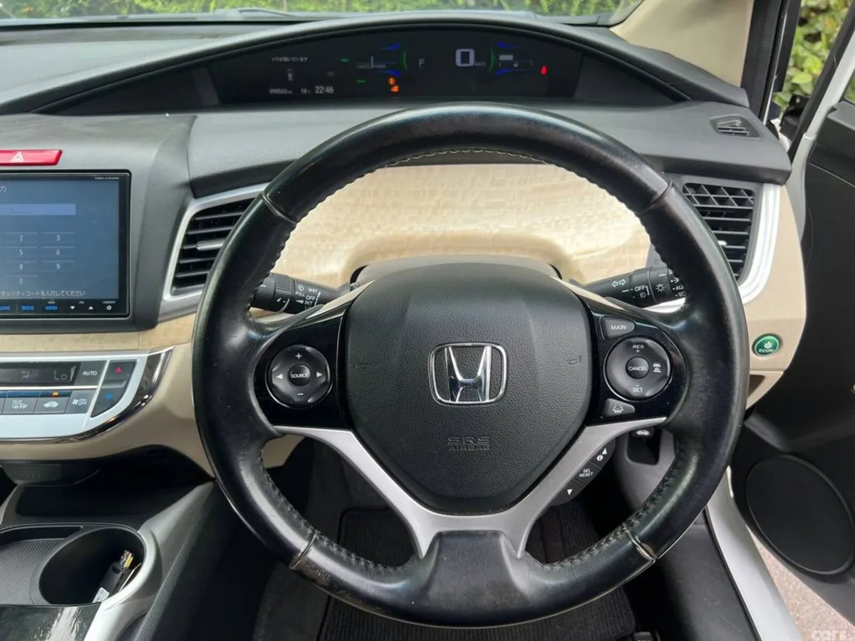 Honda Jade MPV, Petrol Hybrid, 2015, White