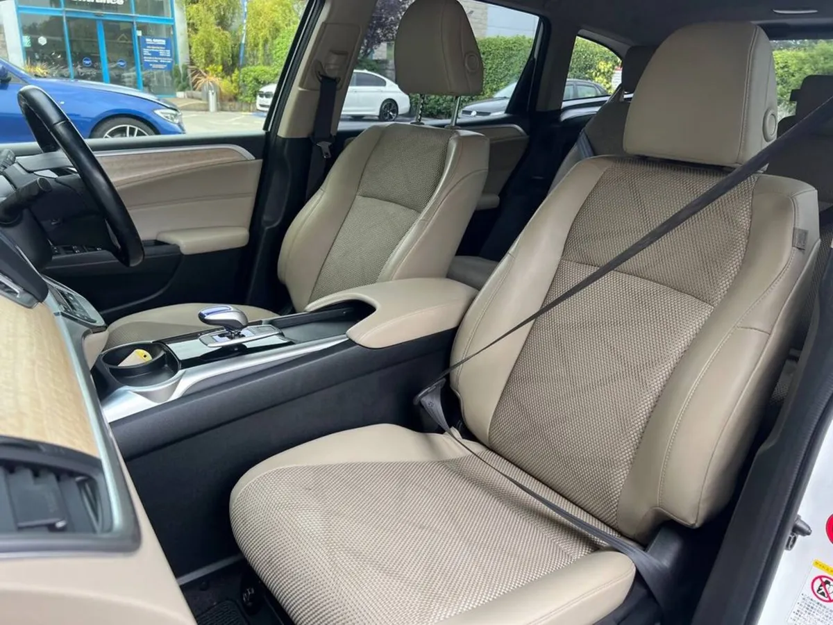 Honda Jade MPV, Petrol Hybrid, 2015, White