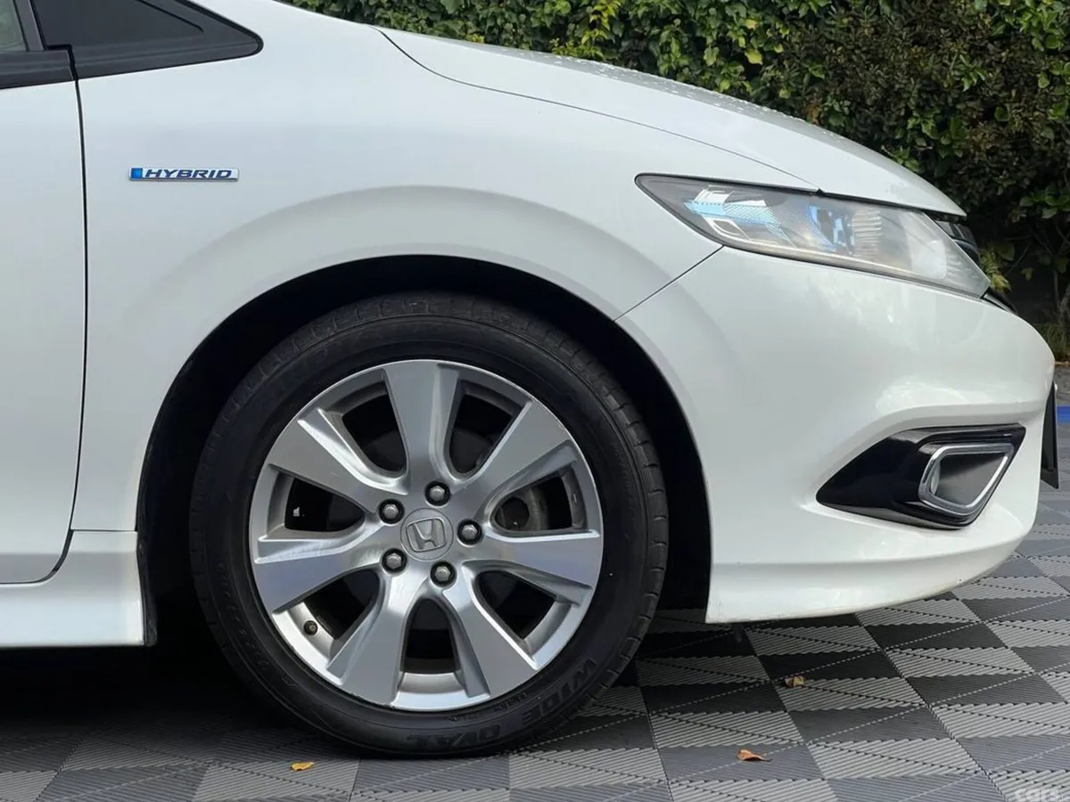 Honda Jade MPV, Petrol Hybrid, 2015, White