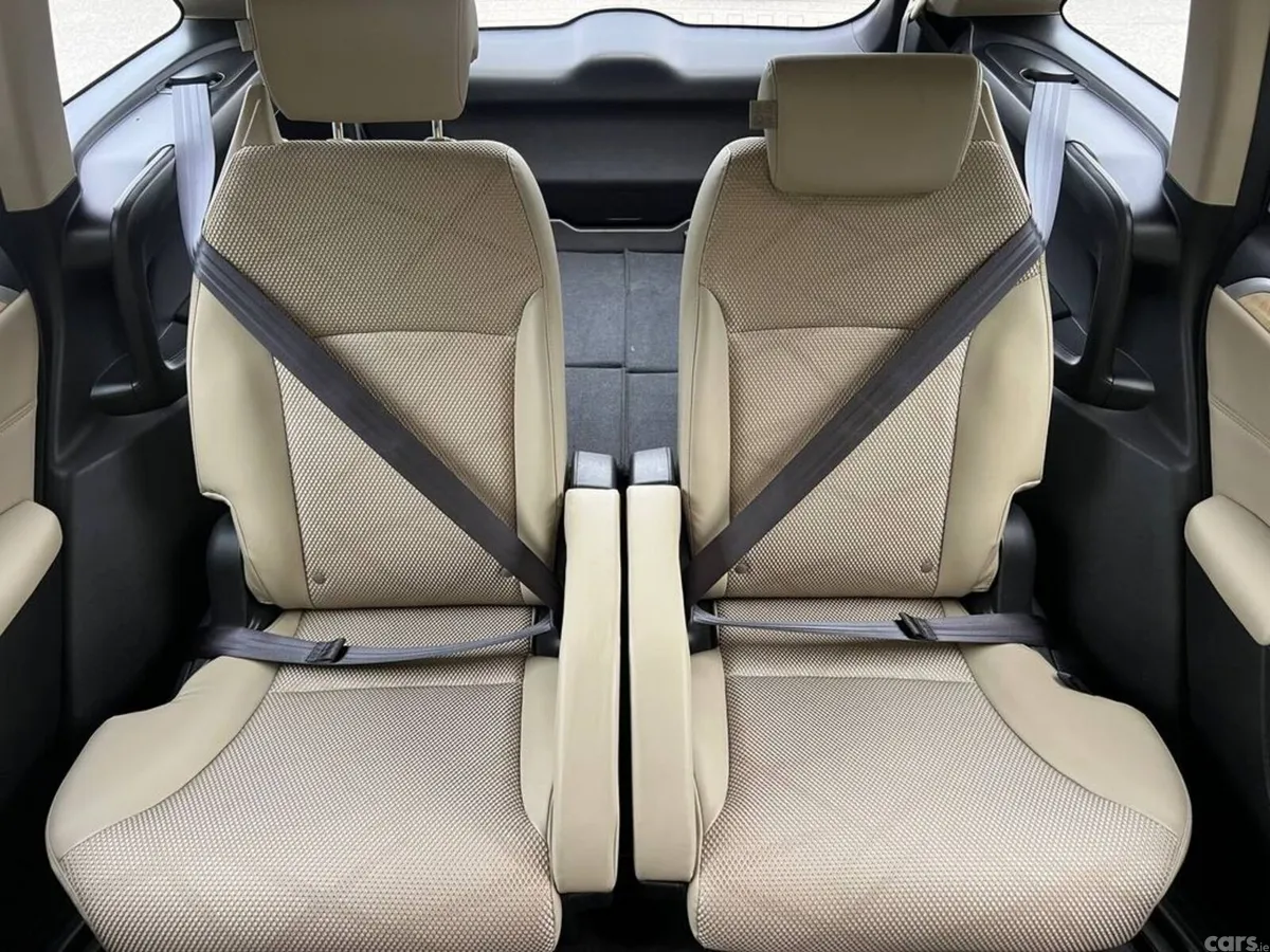 Honda Jade MPV, Petrol Hybrid, 2015, White