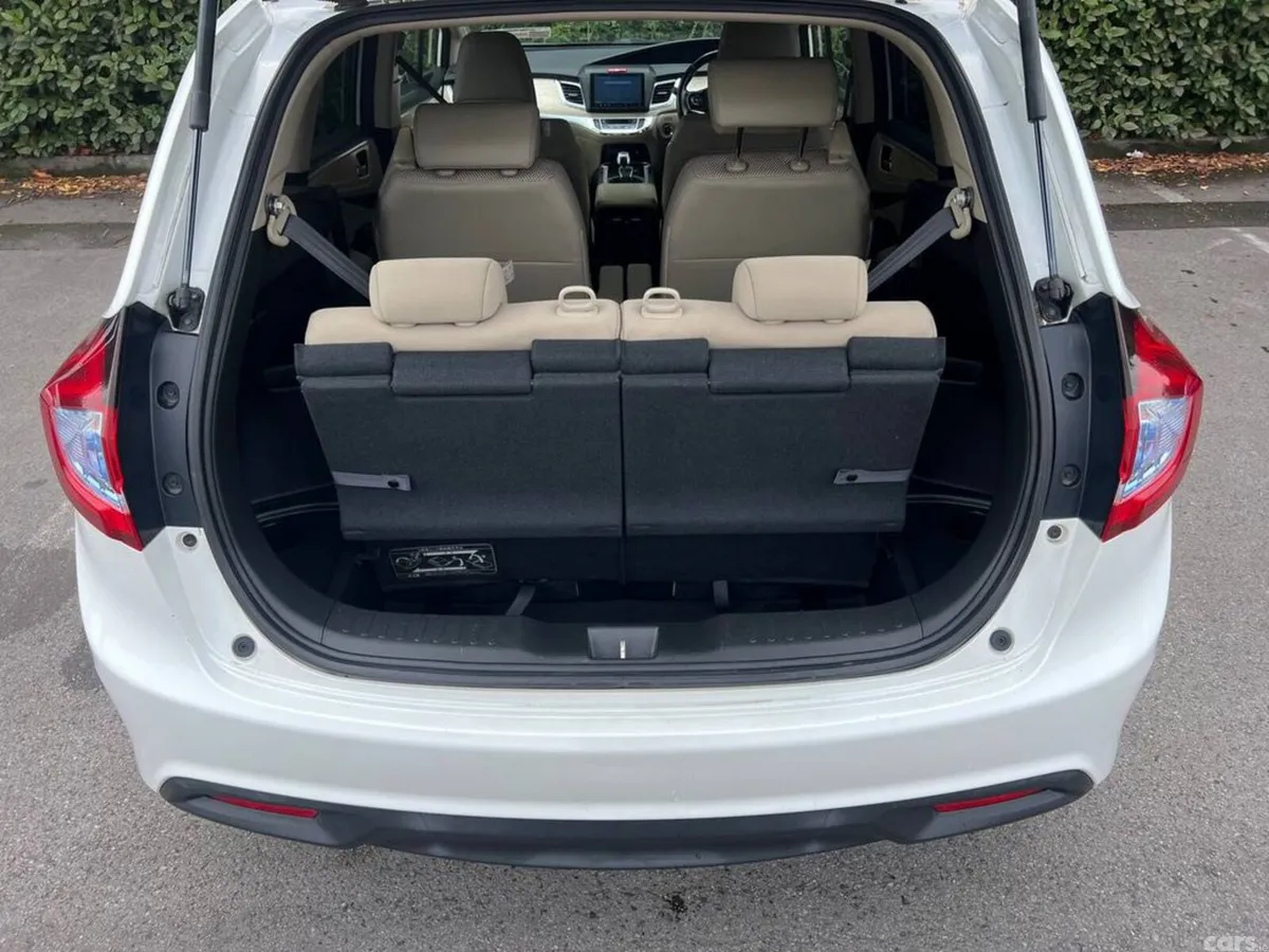 Honda Jade MPV, Petrol Hybrid, 2015, White
