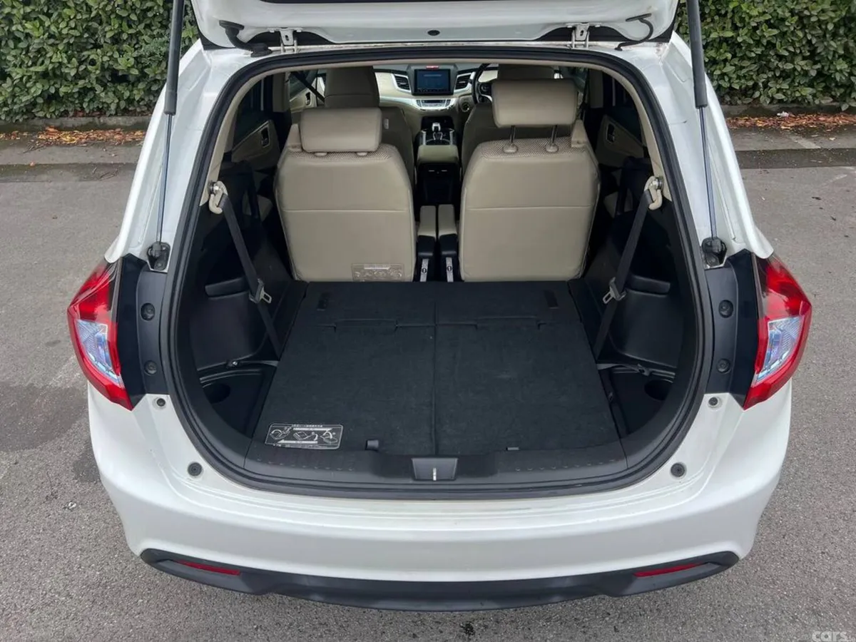 Honda Jade MPV, Petrol Hybrid, 2015, White