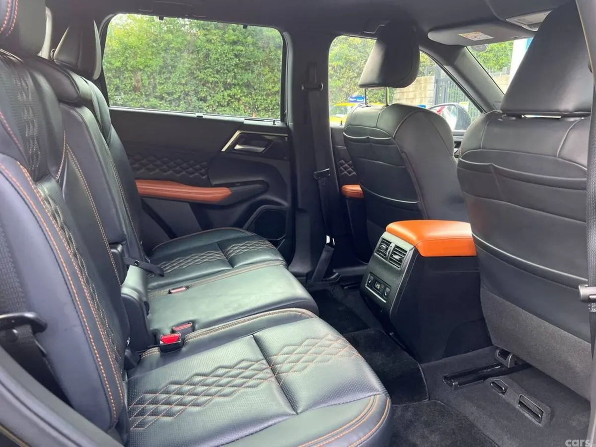 Mitsubishi Outlander SUV, Petrol Hybrid, 2023, Black