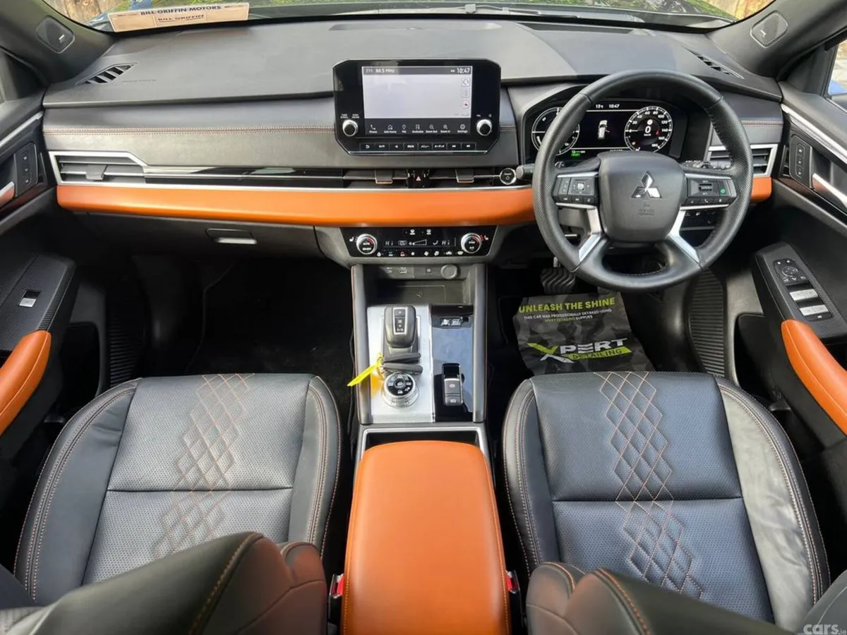 Mitsubishi Outlander SUV, Petrol Hybrid, 2023, Black