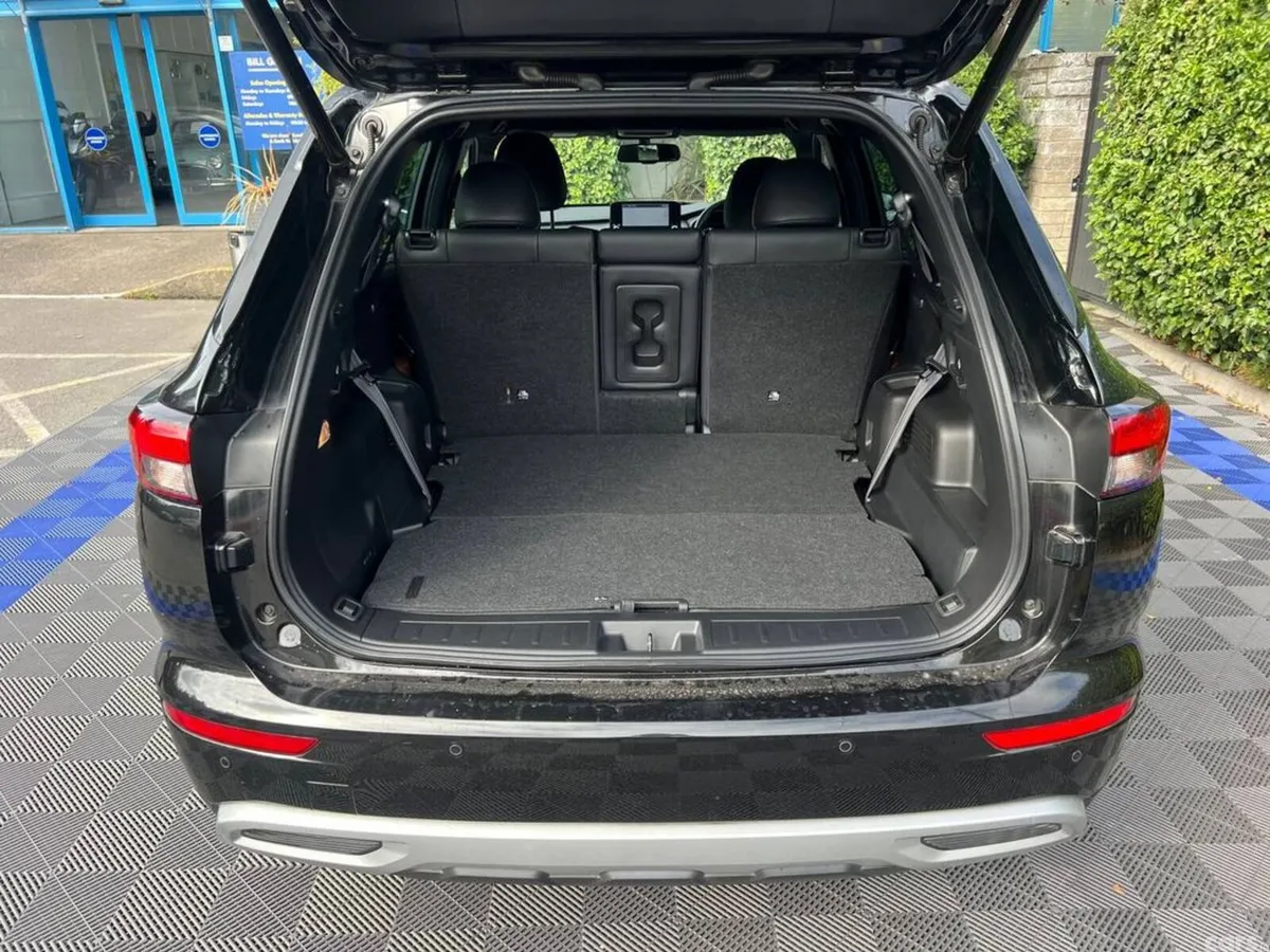Mitsubishi Outlander SUV, Petrol Hybrid, 2023, Black