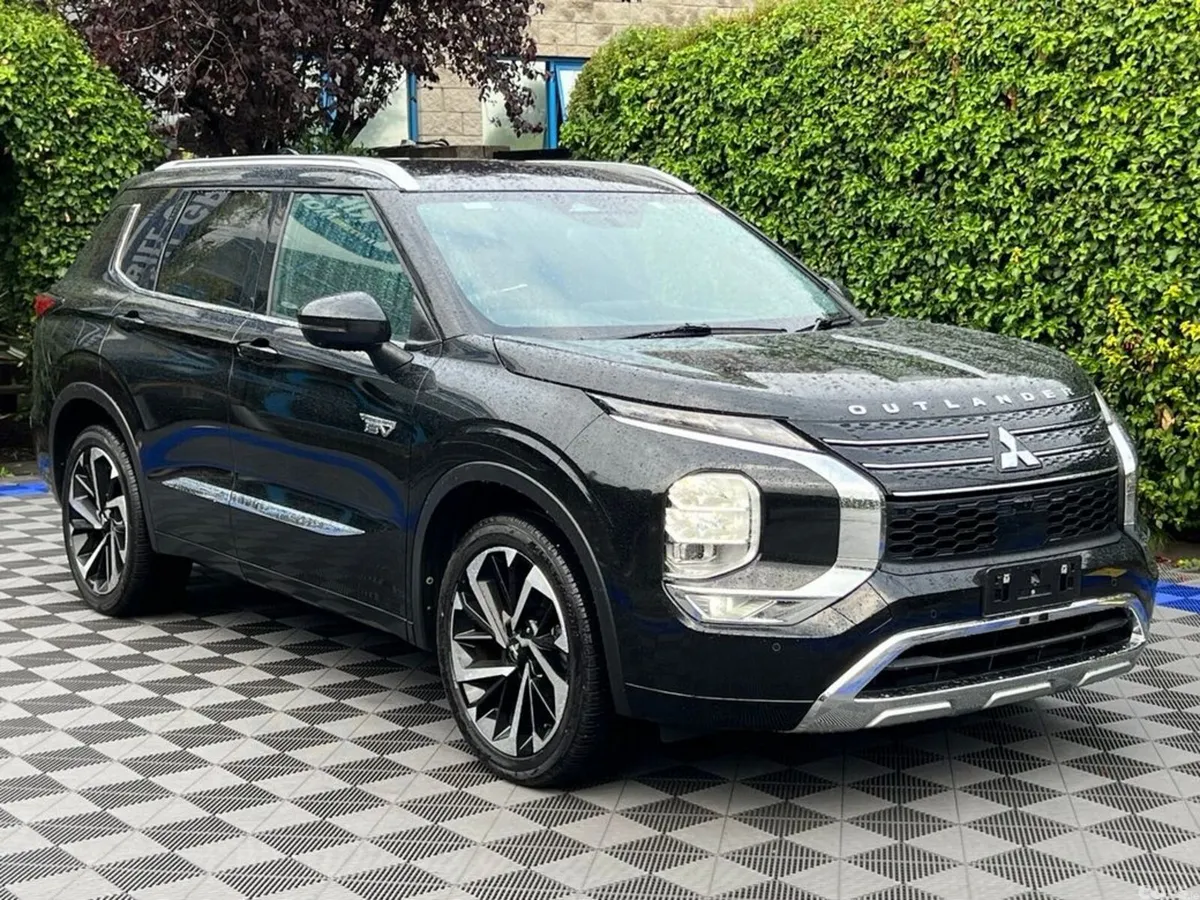 Mitsubishi Outlander SUV, Petrol Hybrid, 2023, Black