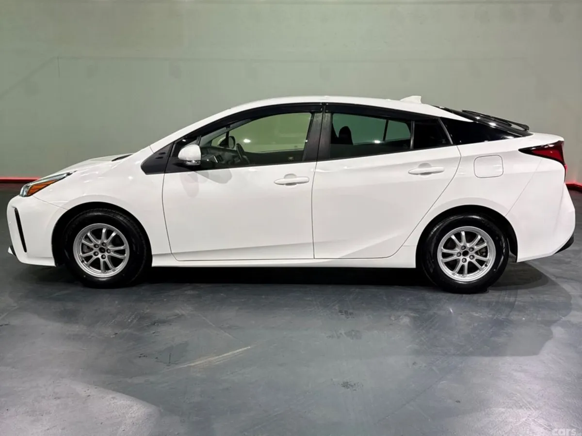 Toyota Prius Hatchback, Petrol Hybrid, 2021, White