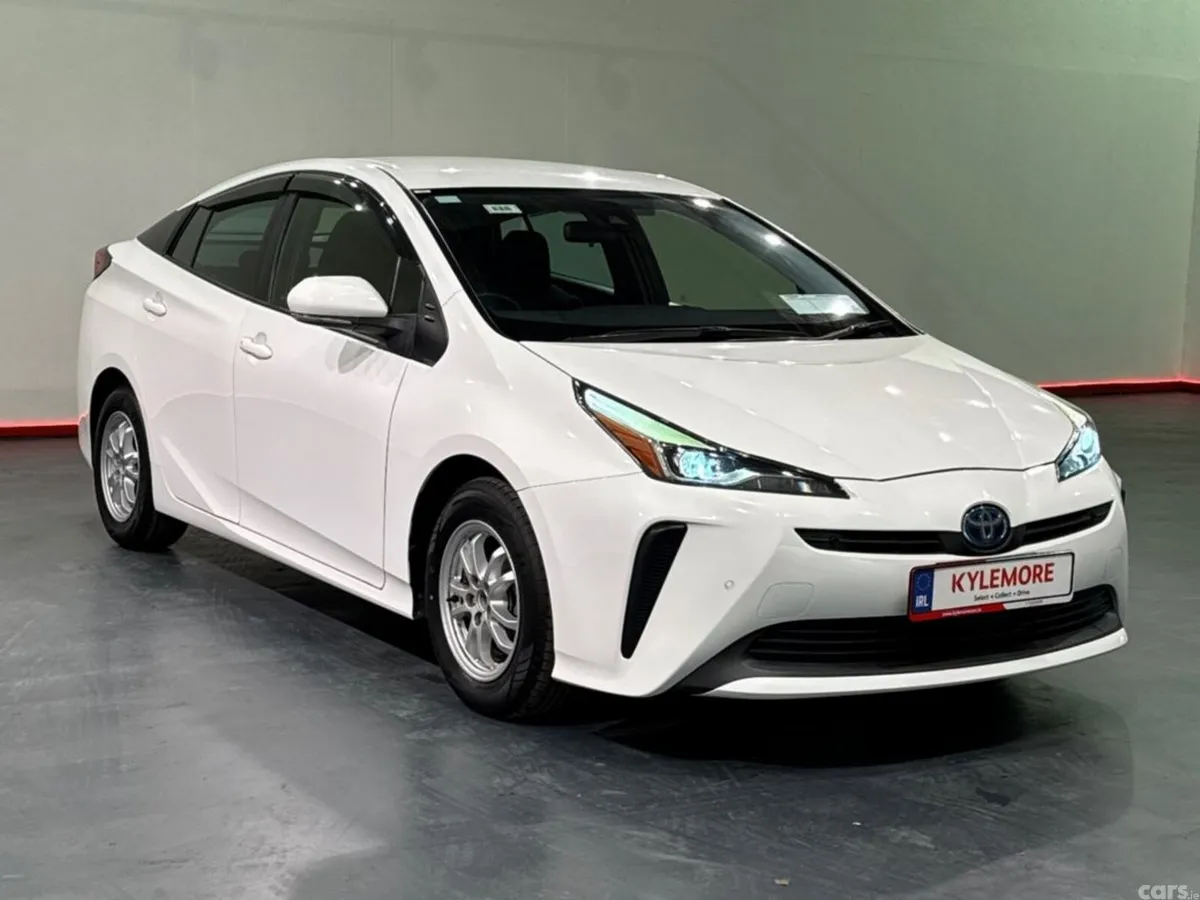 Toyota Prius Hatchback, Petrol Hybrid, 2021, White