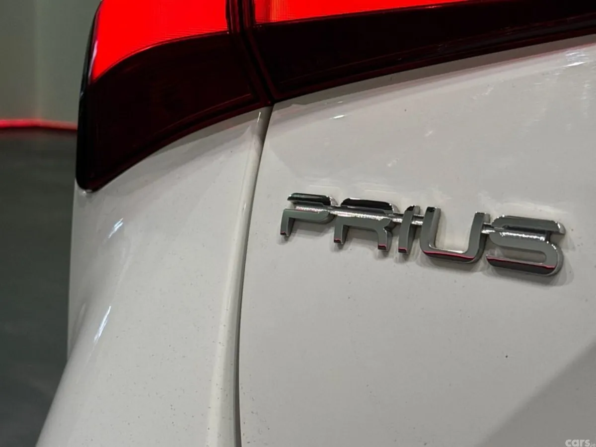 Toyota Prius Hatchback, Petrol Hybrid, 2021, White