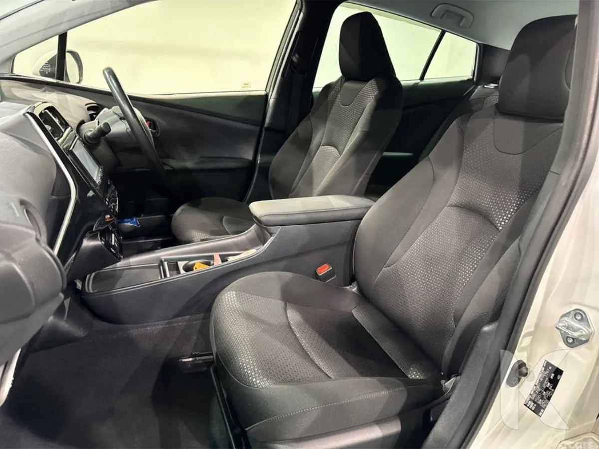 Toyota Prius Hatchback, Petrol Hybrid, 2021, White