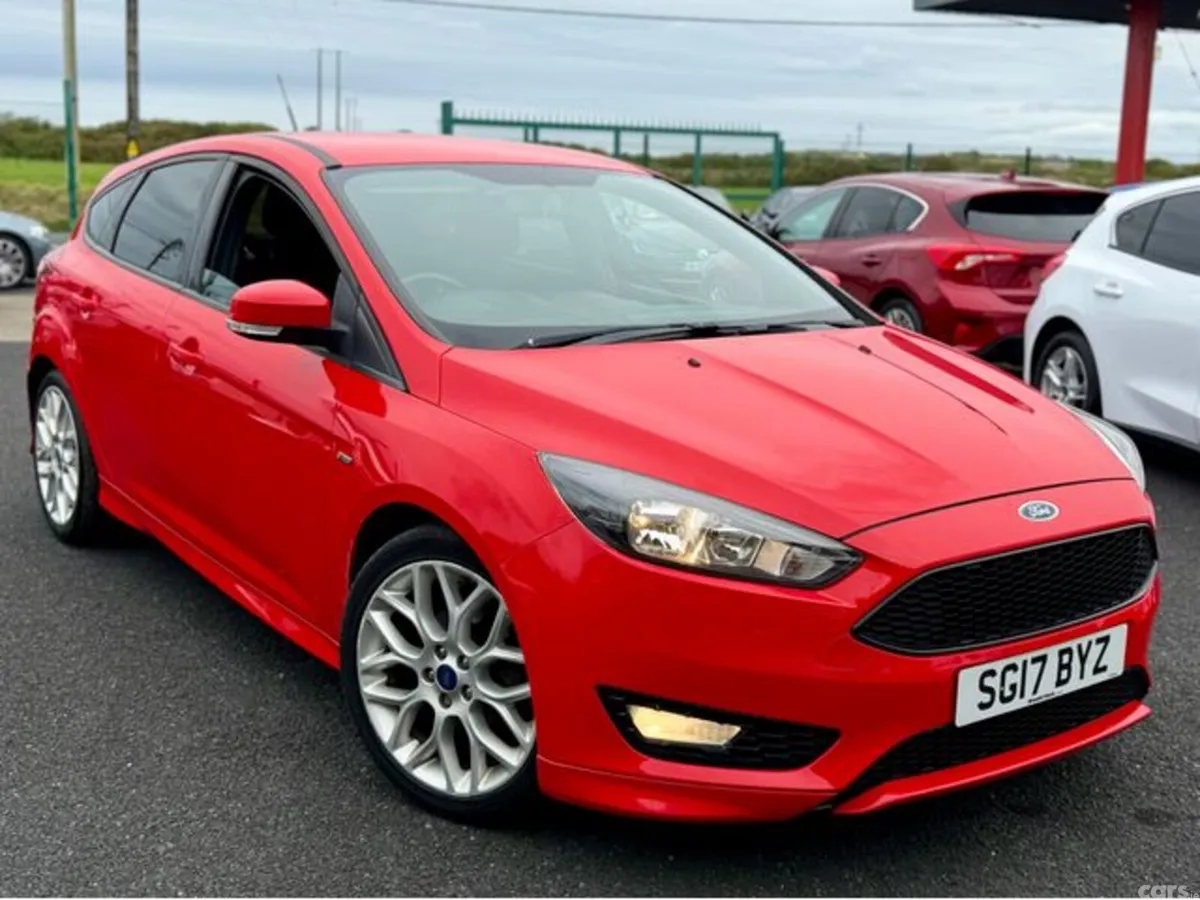 Ford Focus Hatchback, Diesel, 2017, Red