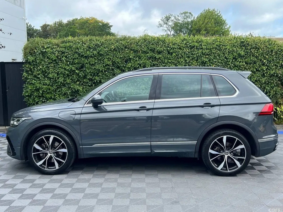 Volkswagen Tiguan SUV, Petrol Plug-in Hybrid, 2024, Grey