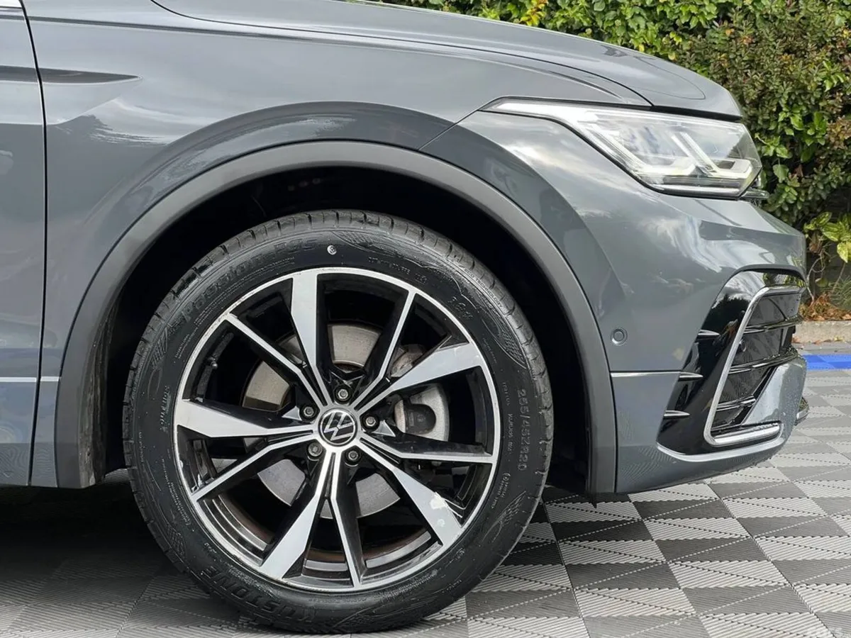 Volkswagen Tiguan SUV, Petrol Plug-in Hybrid, 2024, Grey
