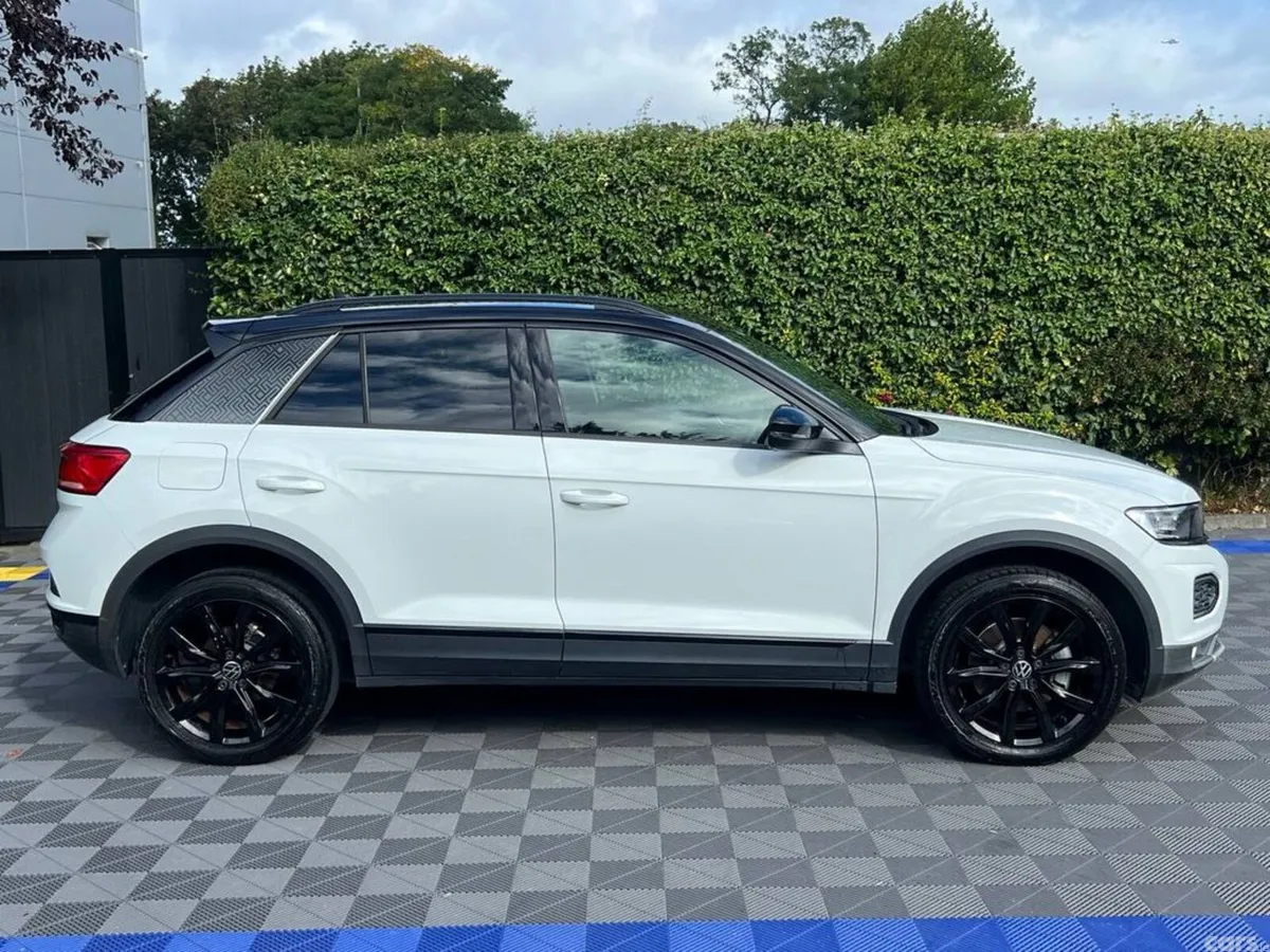 Volkswagen T-Roc SUV, Diesel, 2022, White