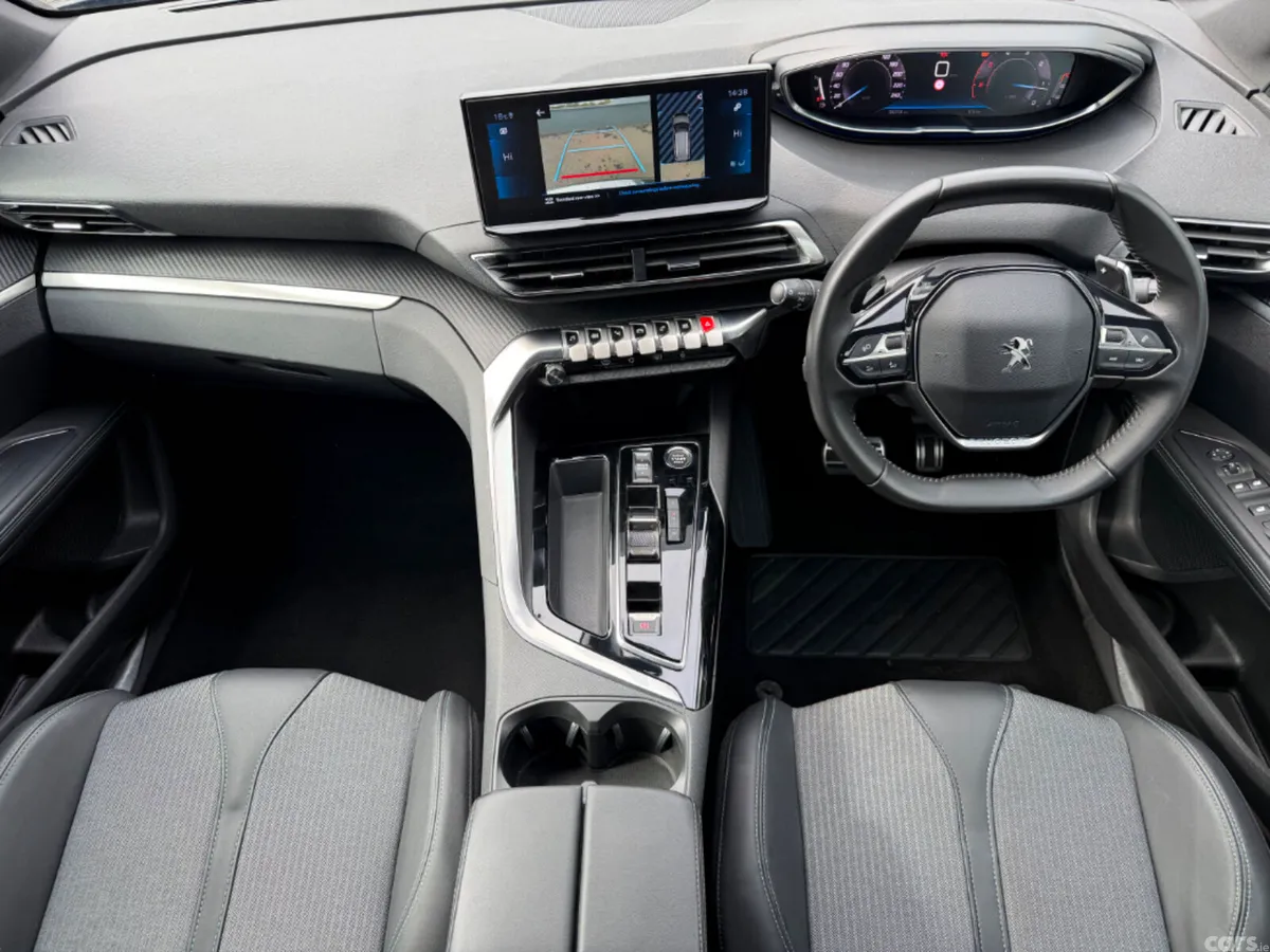 Peugeot 5008 MPV, Diesel, 2024, Grey