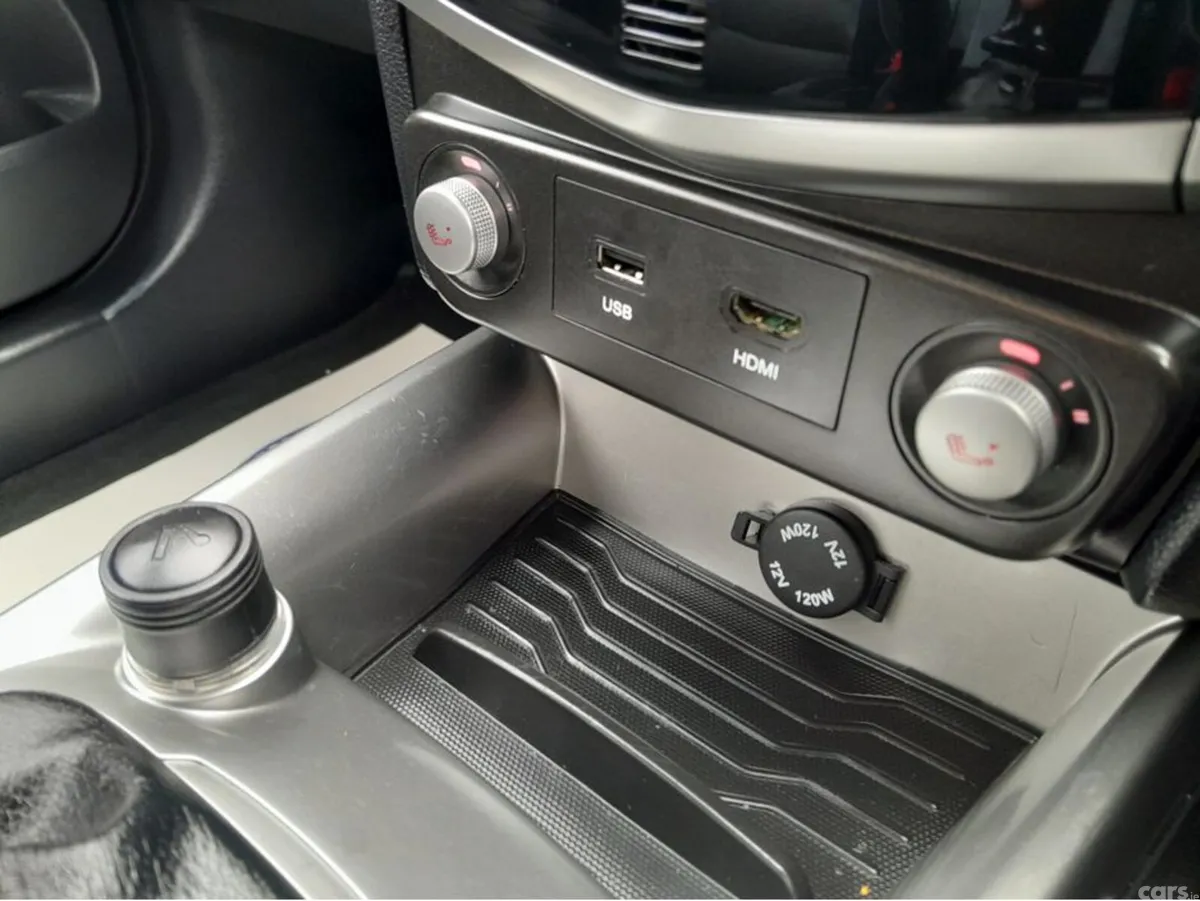 SsangYong Tivoli Hatchback, Diesel, 2016, Red