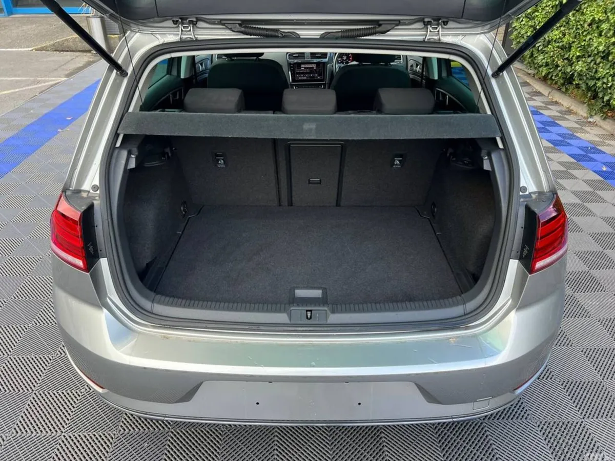Volkswagen Golf Hatchback, Petrol, 2019, Grey