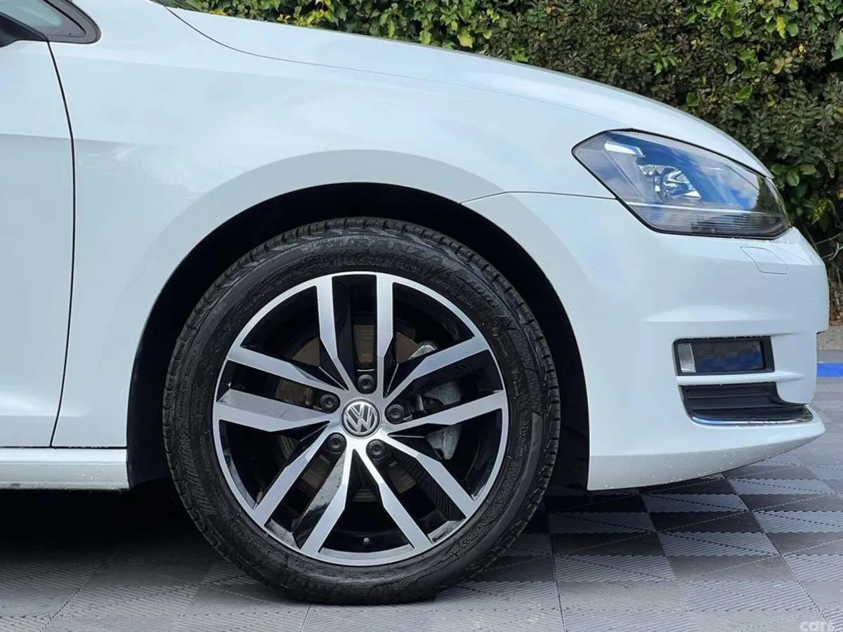 Volkswagen Golf Hatchback, Petrol, 2017, White