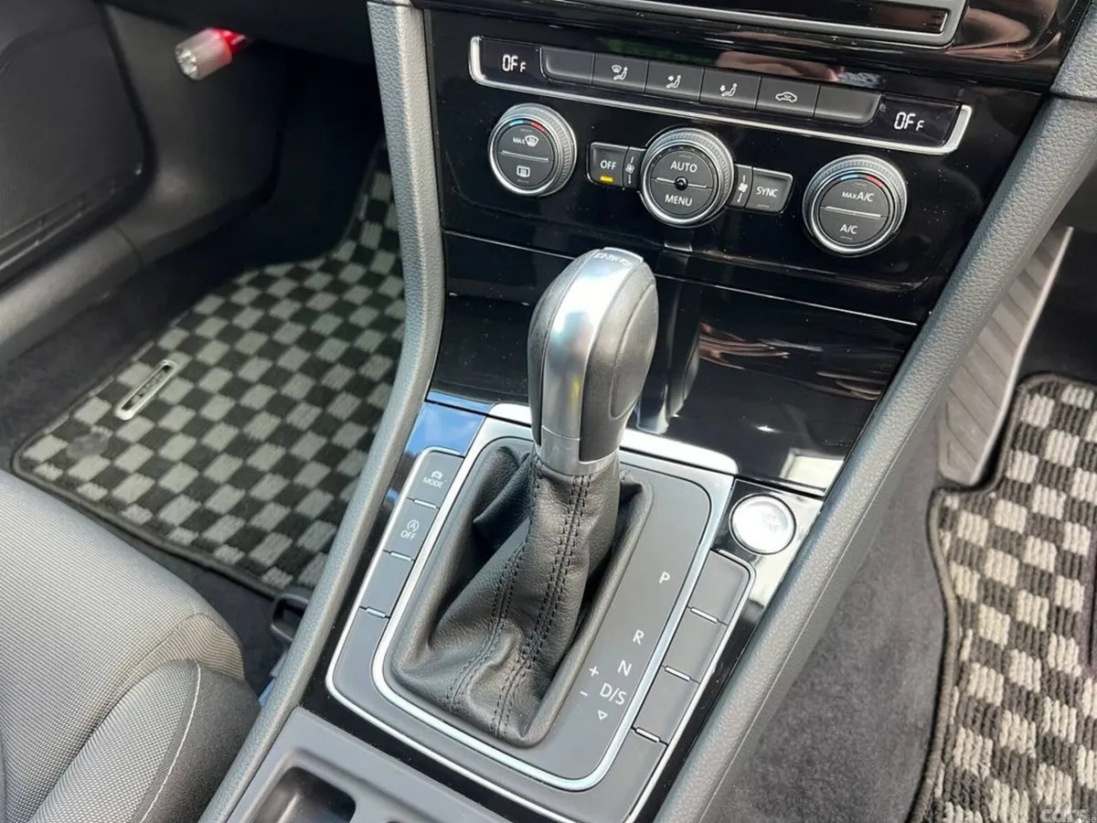 Volkswagen Golf Hatchback, Petrol, 2017, White