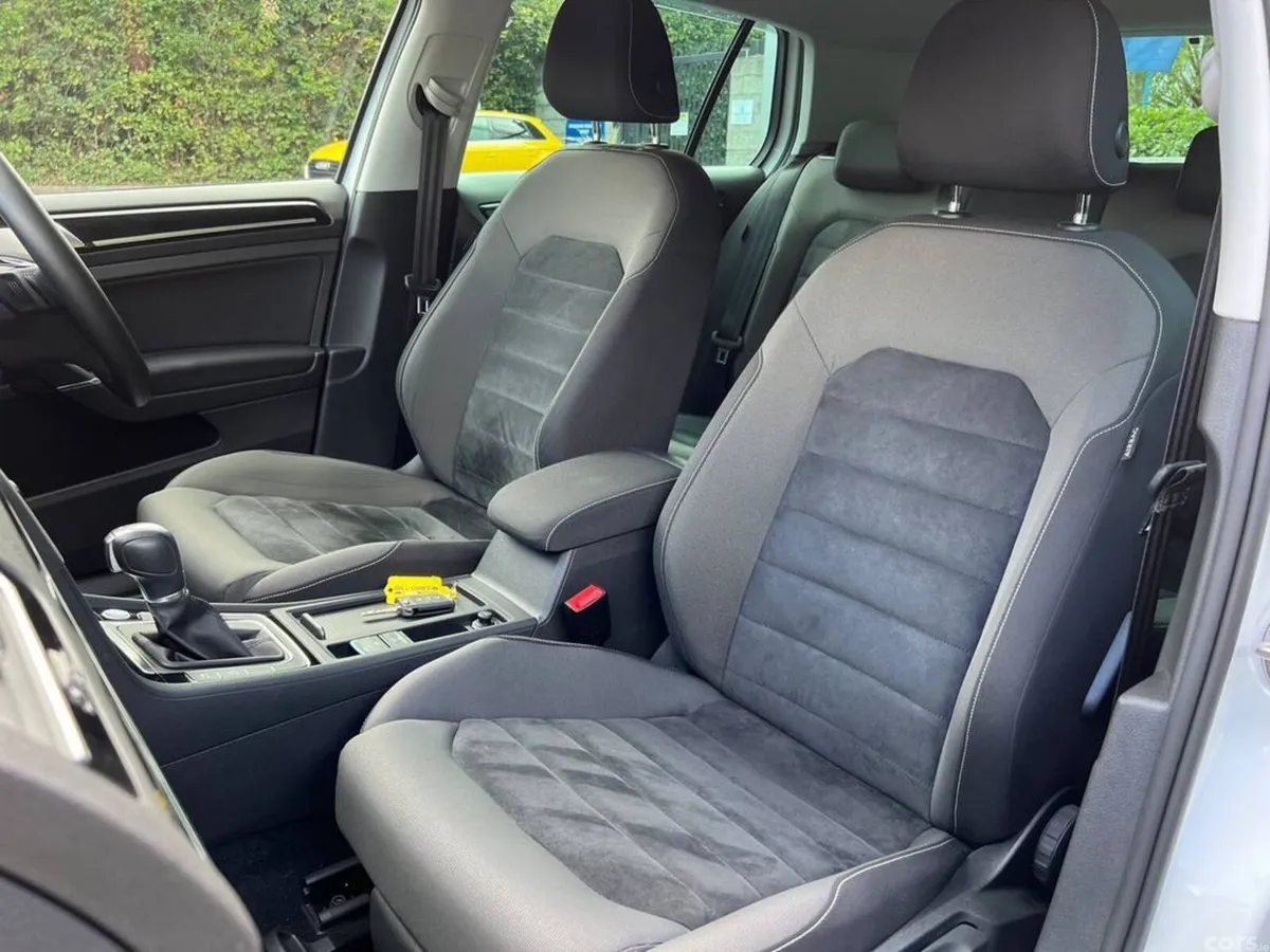 Volkswagen Golf Hatchback, Petrol, 2017, White