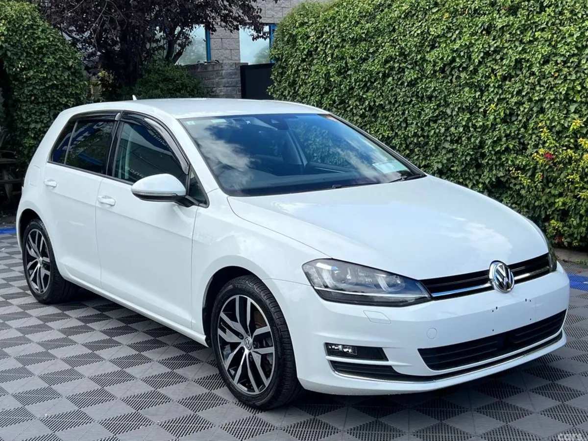 Volkswagen Golf Hatchback, Petrol, 2017, White