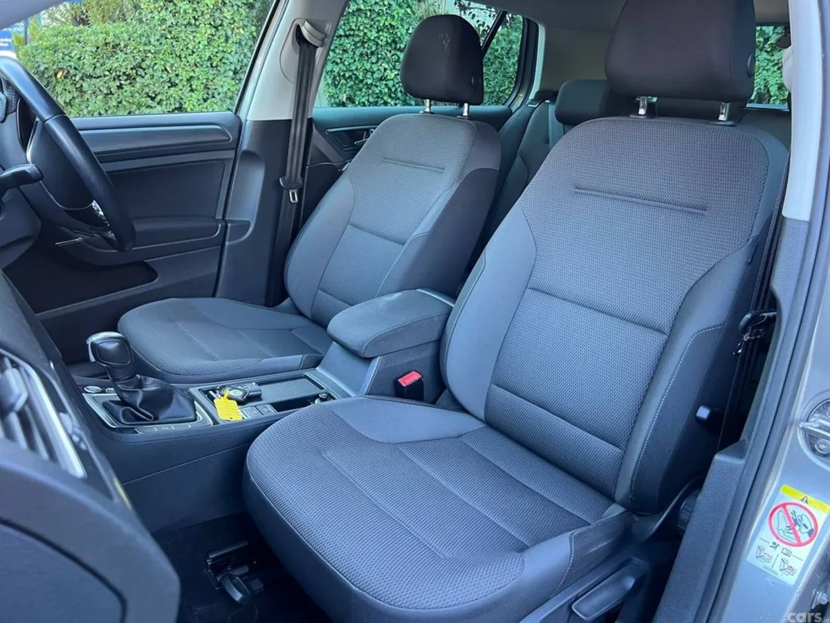 Volkswagen Golf Hatchback, Petrol, 2019, Grey