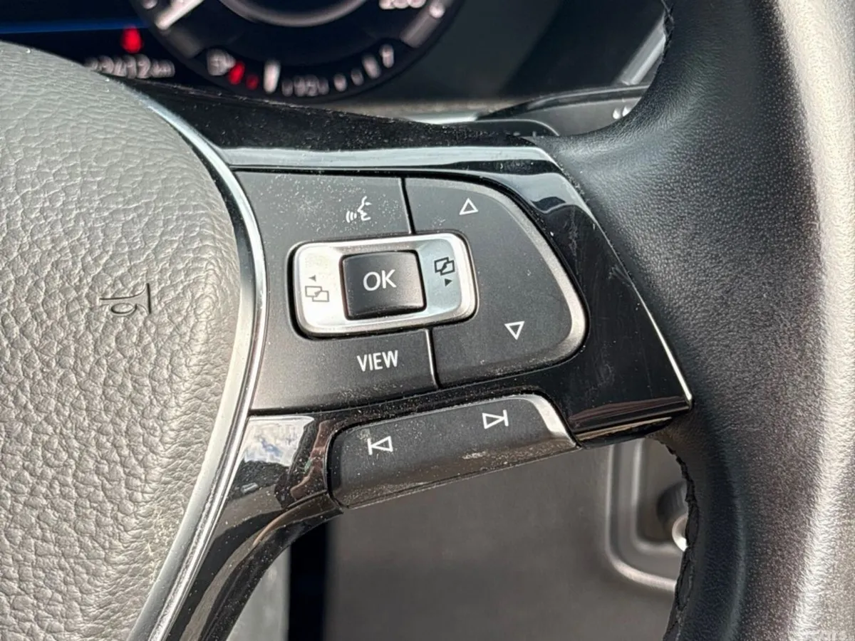 Volkswagen Tiguan SUV, Diesel, 2020, Red