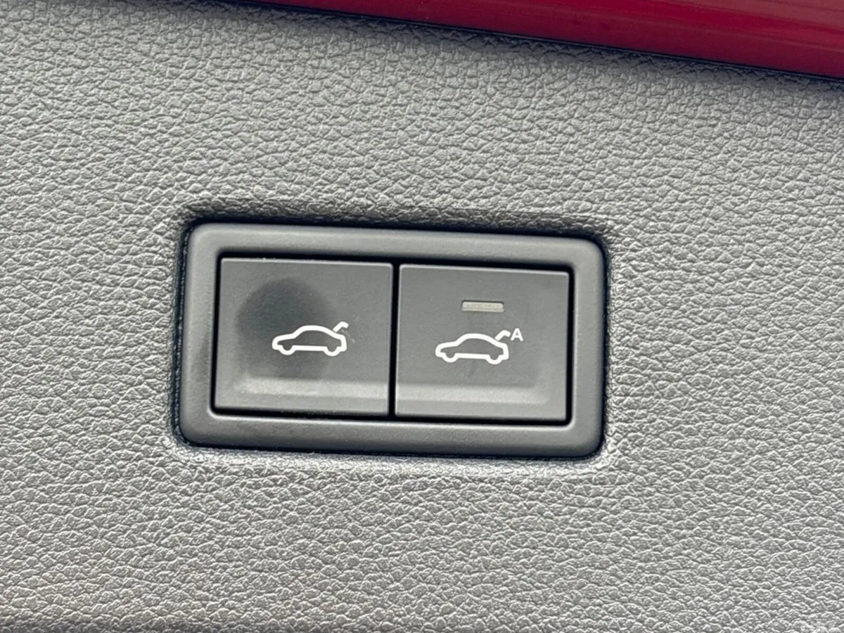 Volkswagen Tiguan SUV, Diesel, 2020, Red