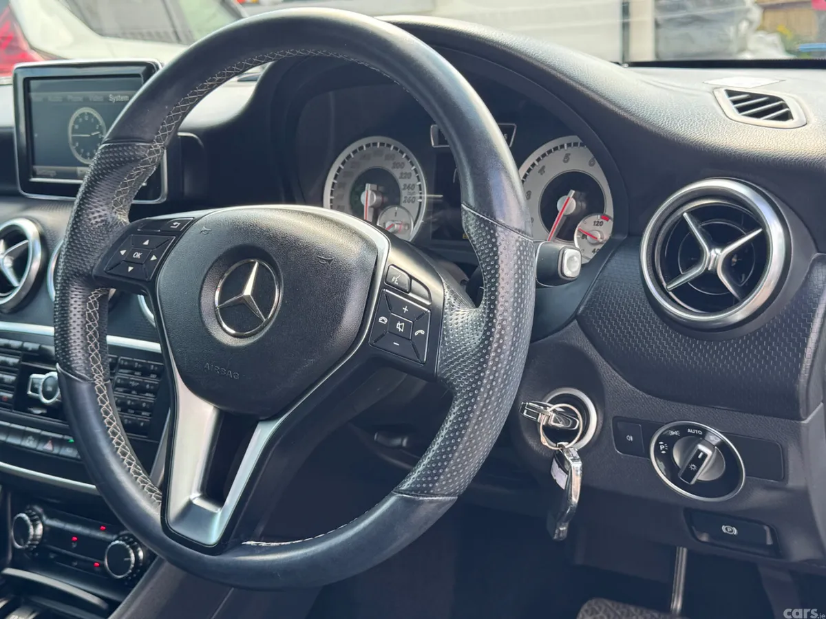 Mercedes-Benz A-Class Hatchback, Petrol, 2013, White