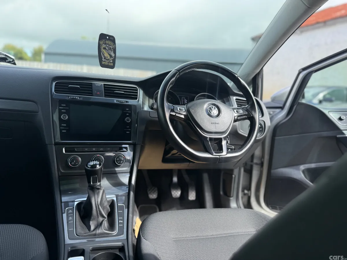 Volkswagen Golf Estate, Diesel, 2019, Silver