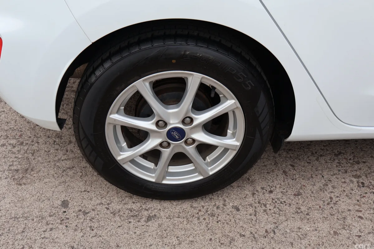 Ford Fiesta Hatchback, Petrol, 2018, White