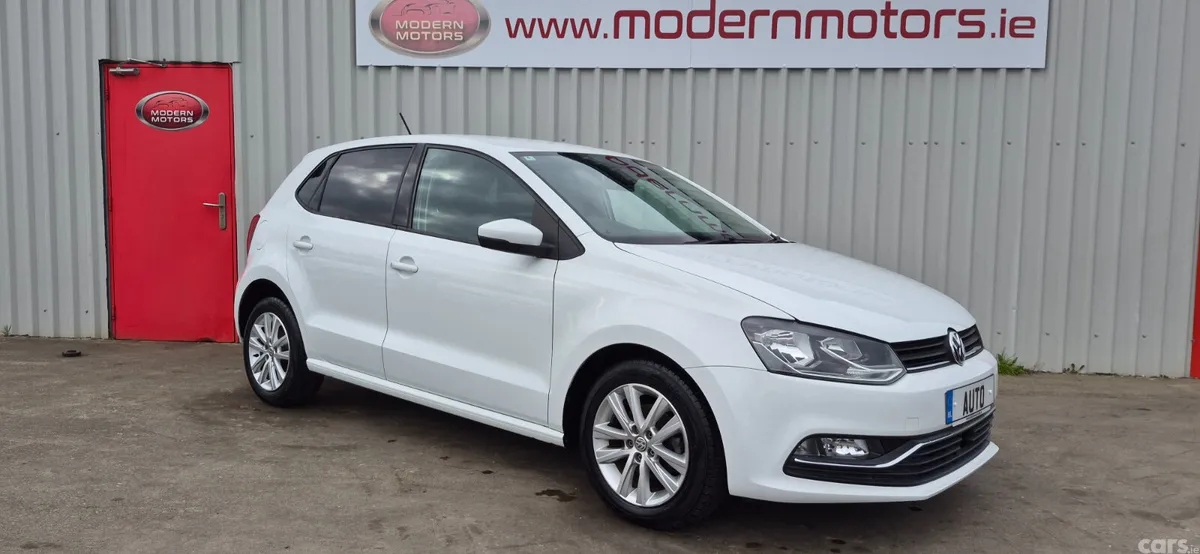 Volkswagen Polo Hatchback, Petrol, 2016, White