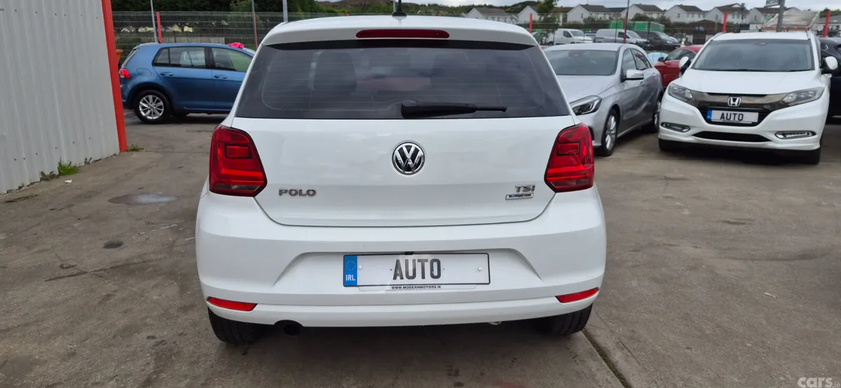 Volkswagen Polo Hatchback, Petrol, 2016, White