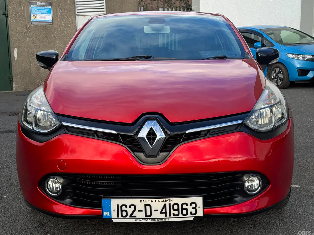 Renault Clio Hatchback, Petrol, 2016, Red