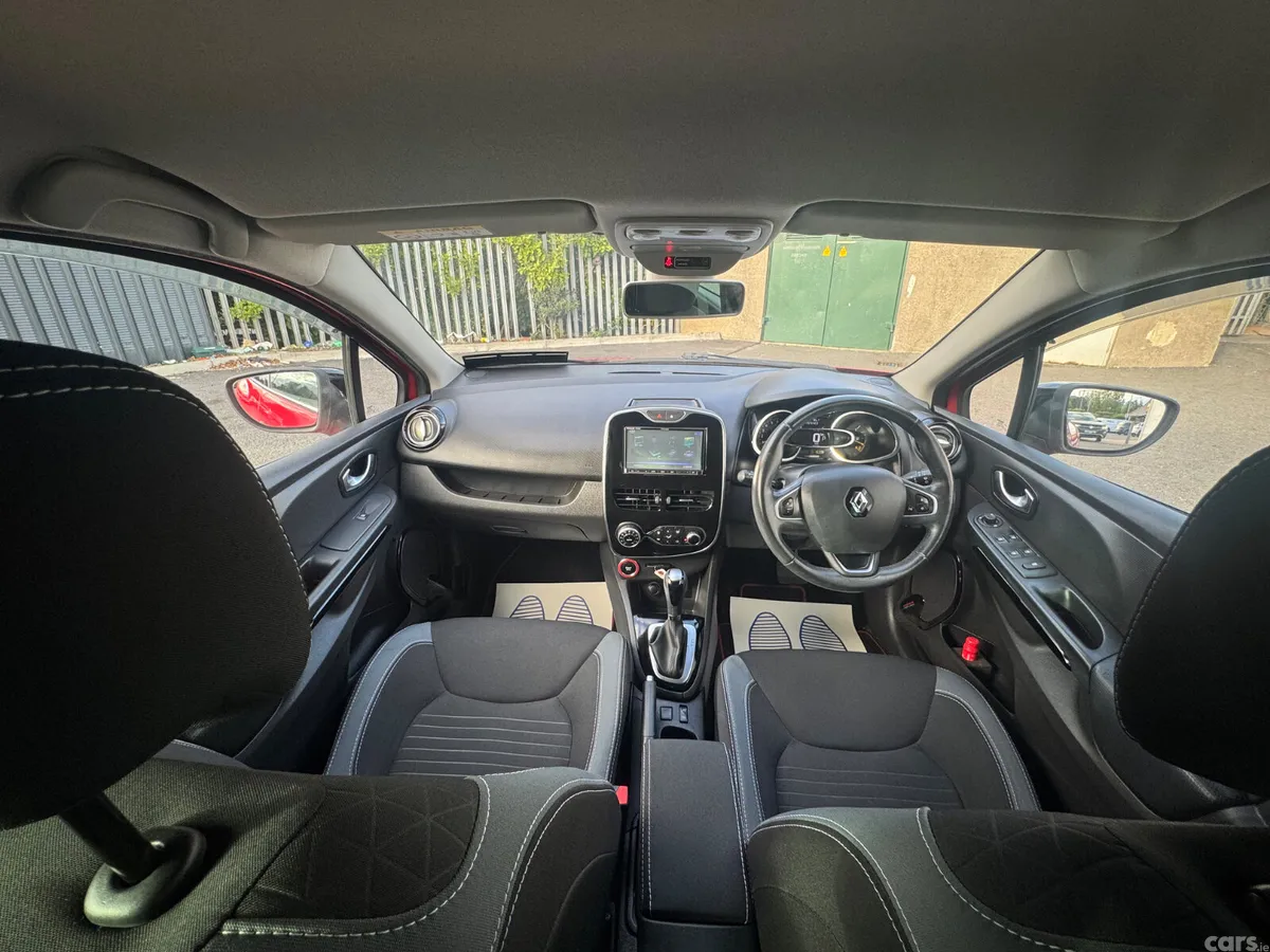 Renault Clio Hatchback, Petrol, 2016, Red