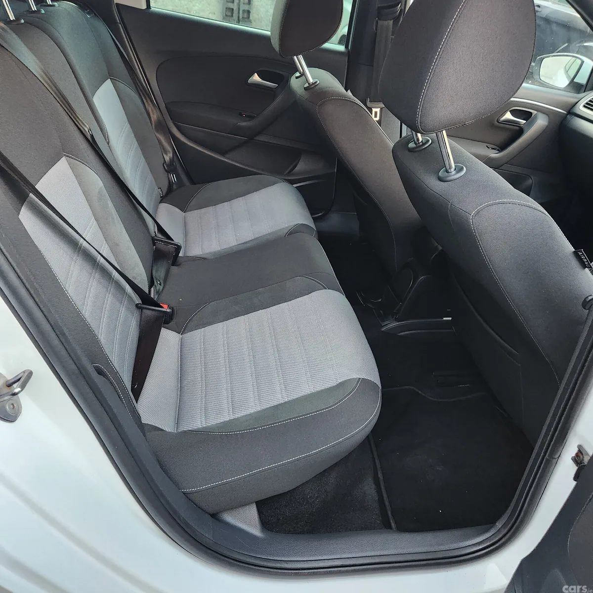 Volkswagen Polo Hatchback, Diesel, 2016, White