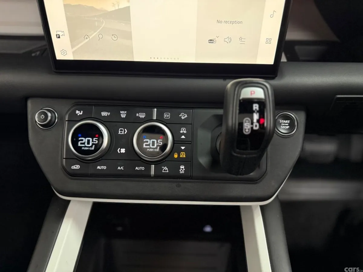 Land Rover Defender SUV, Petrol Plug-in Hybrid, 2025, Green