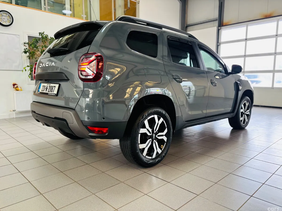 Dacia Duster SUV, Petrol, 2023, Grey