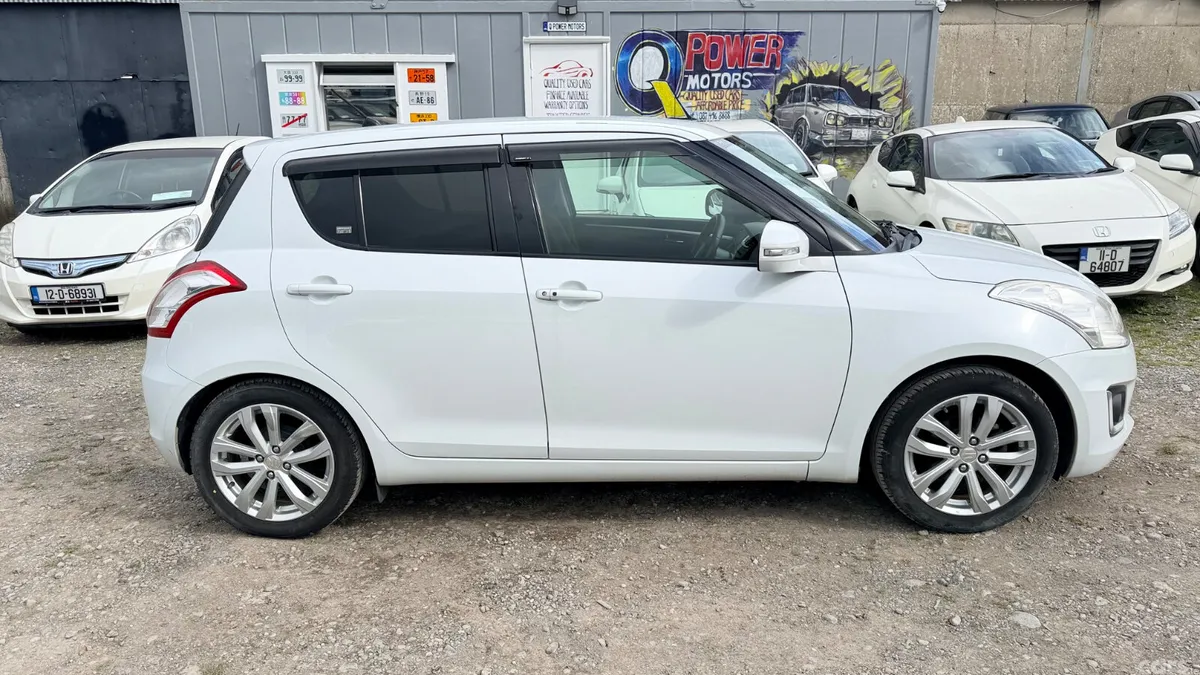 Suzuki Swift Hatchback, Petrol, 2014, White