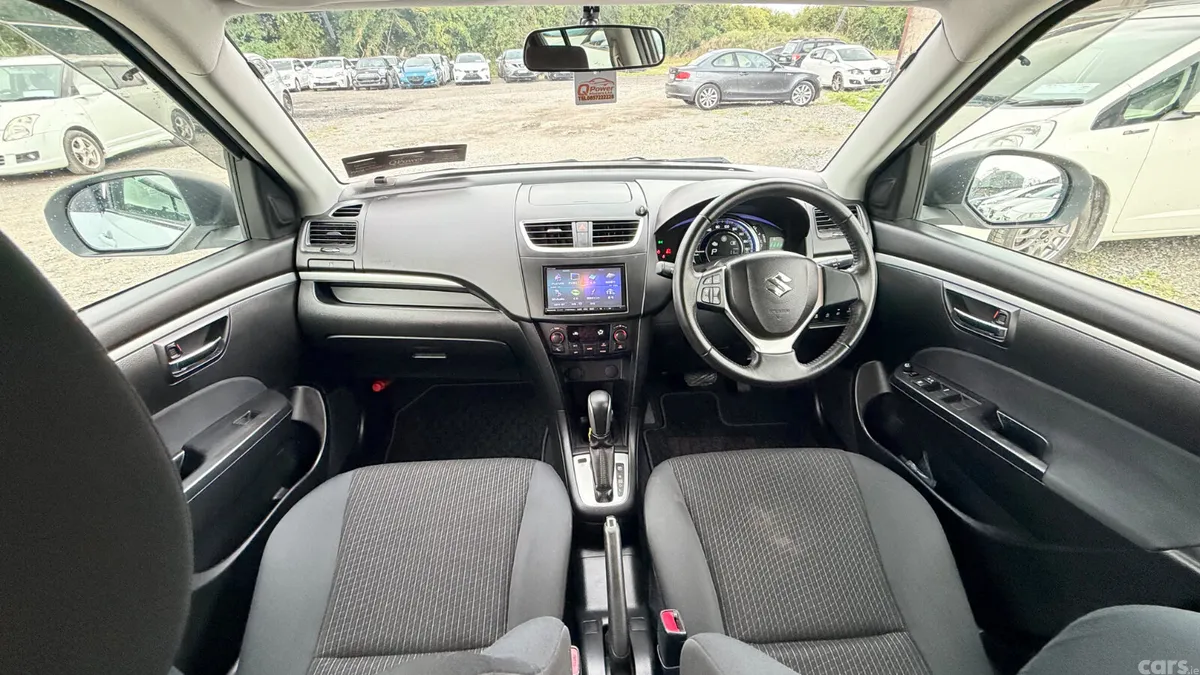 Suzuki Swift Hatchback, Petrol, 2014, White