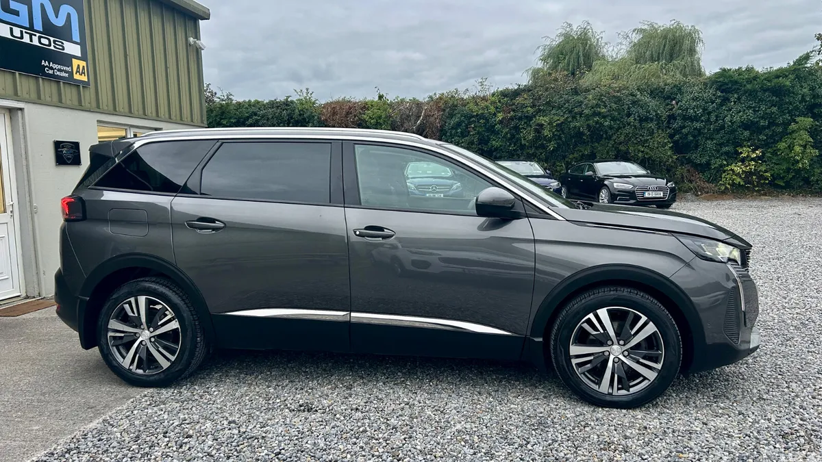 Peugeot 5008 MPV, Diesel, 2021, Grey