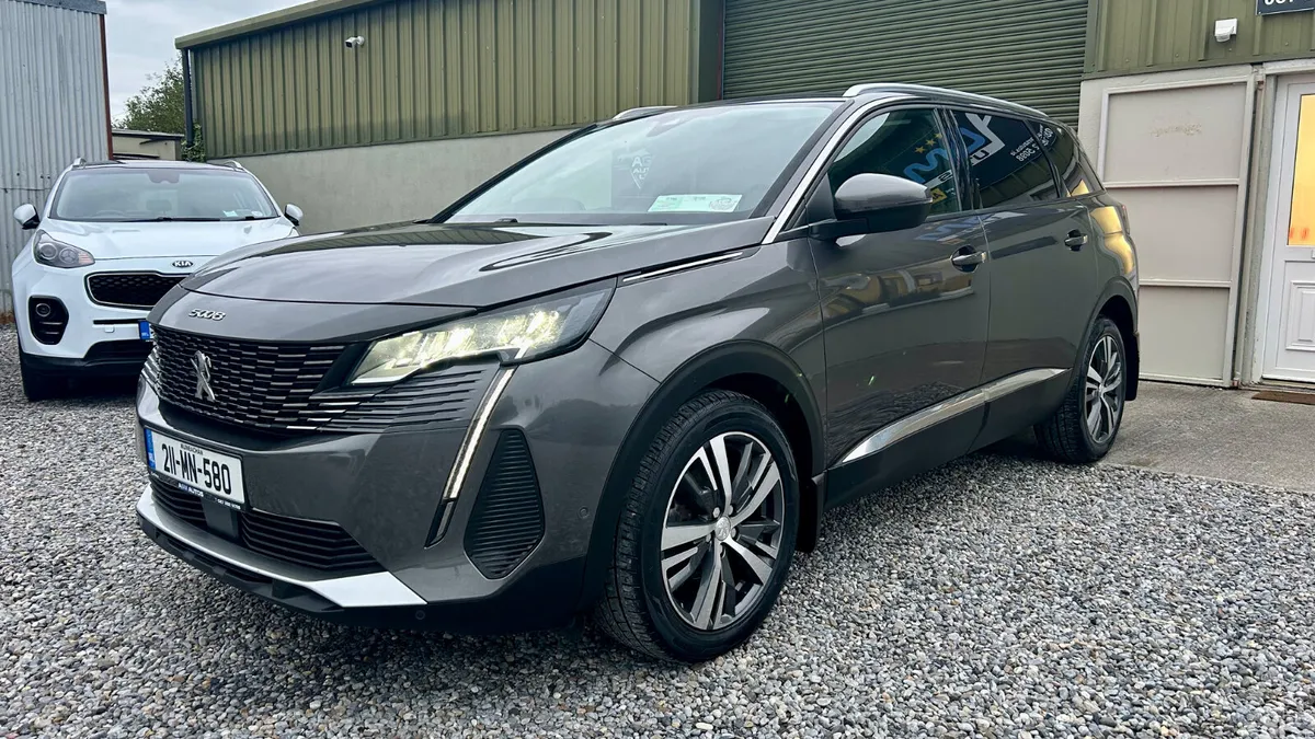 Peugeot 5008 MPV, Diesel, 2021, Grey