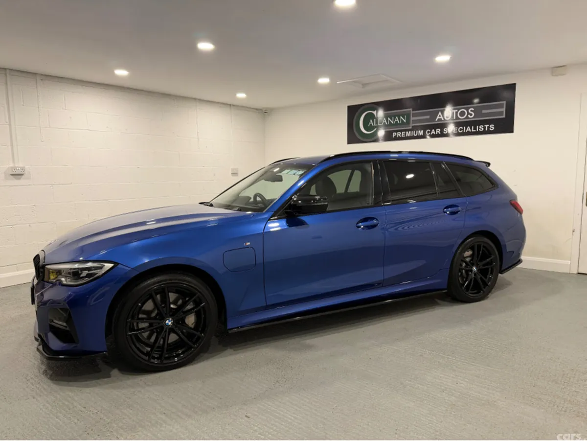BMW 3-Series Estate, Petrol Plug-in Hybrid, 2021, Blue