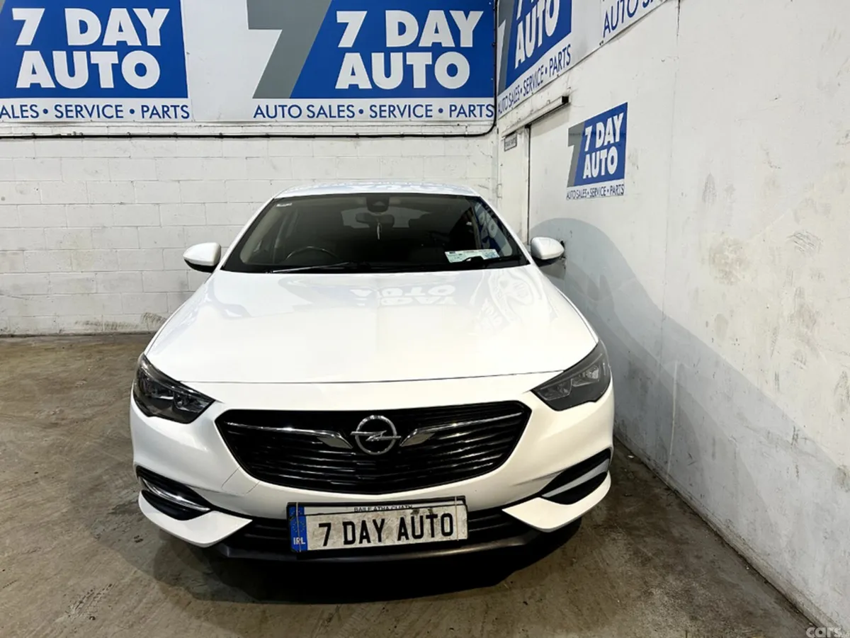 Opel Insignia Hatchback, Diesel, 2020, White