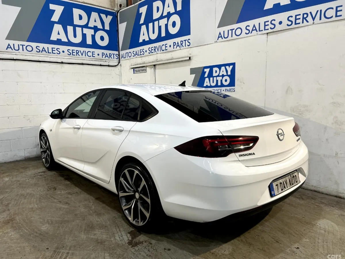 Opel Insignia Hatchback, Diesel, 2020, White